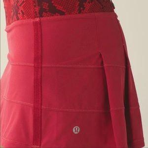 *RARE* LULULEMON Red pacesetter skirt w snakeskin